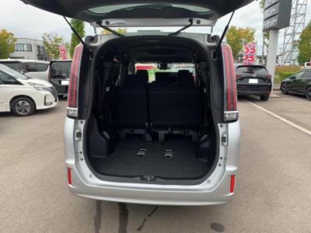 エスクァイア Ｘｉ　４ＷＤ　メモリーナビＴＶ　バックカメラ　８人乗り（12枚目）