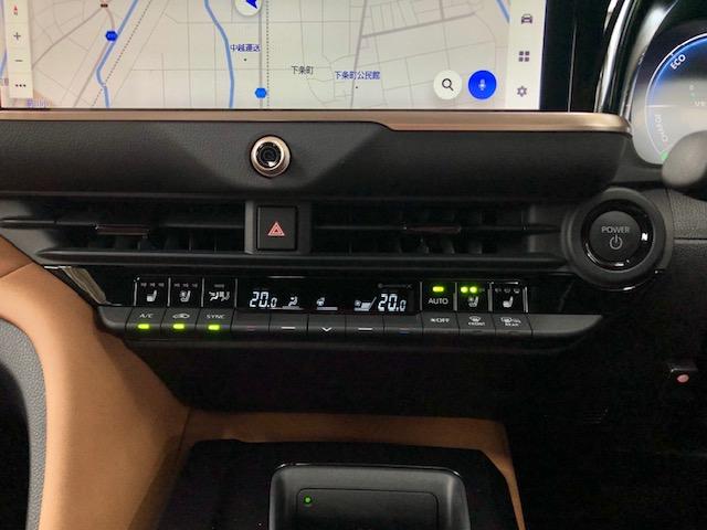 クラウンスポーツ Ｚ　サンルーフ　１２．３型ナビＴＶ　３６０°カメラ　ＥＴＣ　ドラレコ　本革シート　パワーバックドア　ＬＥＤヘッドライト　デジタルインナーミラー（9枚目）