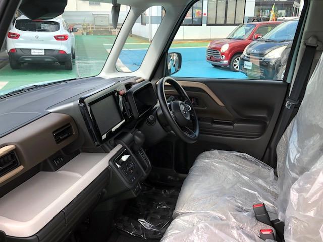 スペーシア ハイブリッドＸ　４ＷＤ　届出済未使用車　両側パワースライドドア　オットマン付リアシート　レーダーブレーキ　シートヒーター　サーキュレーター　スマートキー　盗難防止システム　衝突安全ボディ　電格ミラー　ＥＳＰ（8枚目）