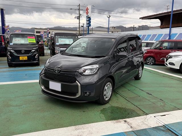 シエンタ ハイブリッドG 8インチナビ バックカメラ ETC 両側パワースライドドア LEDヘッドライト トヨタセーフティセンス 7人乗り(2枚目)