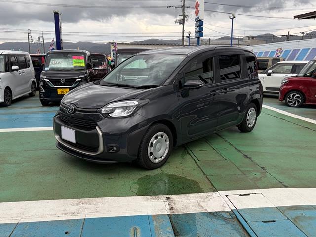 シエンタ ハイブリッドG 8インチナビ バックカメラ ETC 両側パワースライドドア LEDヘッドライト トヨタセーフティセンス 7人乗り(4枚目)