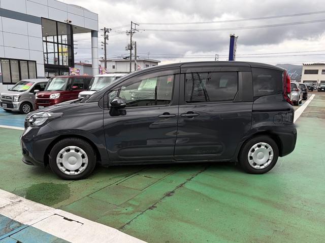 シエンタ ハイブリッドG 8インチナビ バックカメラ ETC 両側パワースライドドア LEDヘッドライト トヨタセーフティセンス 7人乗り(5枚目)