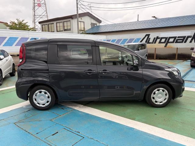 シエンタ ハイブリッドG 8インチナビ バックカメラ ETC 両側パワースライドドア LEDヘッドライト トヨタセーフティセンス 7人乗り(6枚目)