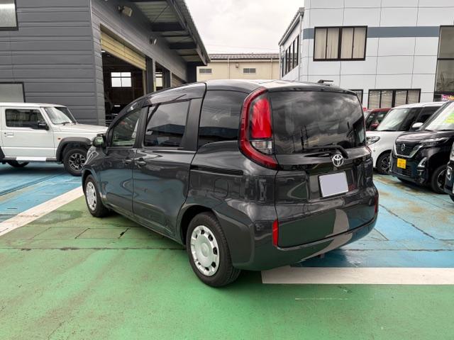 シエンタ ハイブリッドG 8インチナビ バックカメラ ETC 両側パワースライドドア LEDヘッドライト トヨタセーフティセンス 7人乗り(7枚目)