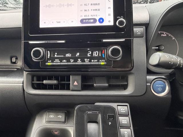 シエンタ ハイブリッドG 8インチナビ バックカメラ ETC 両側パワースライドドア LEDヘッドライト トヨタセーフティセンス 7人乗り(18枚目)