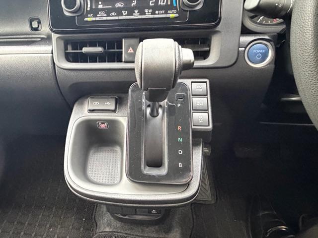 シエンタ ハイブリッドG 8インチナビ バックカメラ ETC 両側パワースライドドア LEDヘッドライト トヨタセーフティセンス 7人乗り(19枚目)