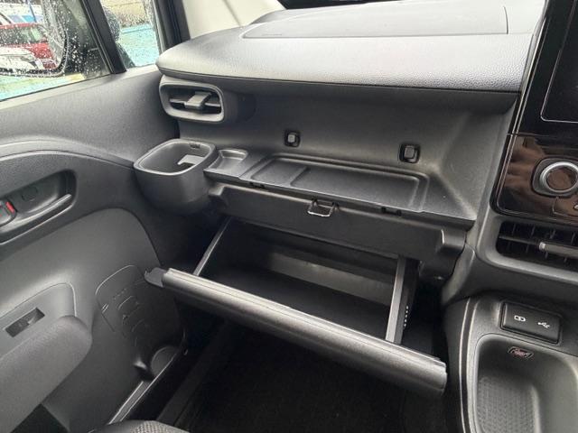 シエンタ ハイブリッドG 8インチナビ バックカメラ ETC 両側パワースライドドア LEDヘッドライト トヨタセーフティセンス 7人乗り(23枚目)