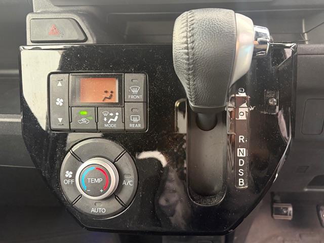 ピクシスメガ Ｇターボ　ＳＡＩＩＩ　地デジメモリーナビ　バックカメラ　ＥＴＣ（8枚目）