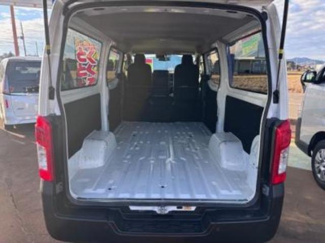 キャラバン ロングＤＸ　４ＷＤディーゼルターボ　寒冷地仕様　３人乗り（6枚目）