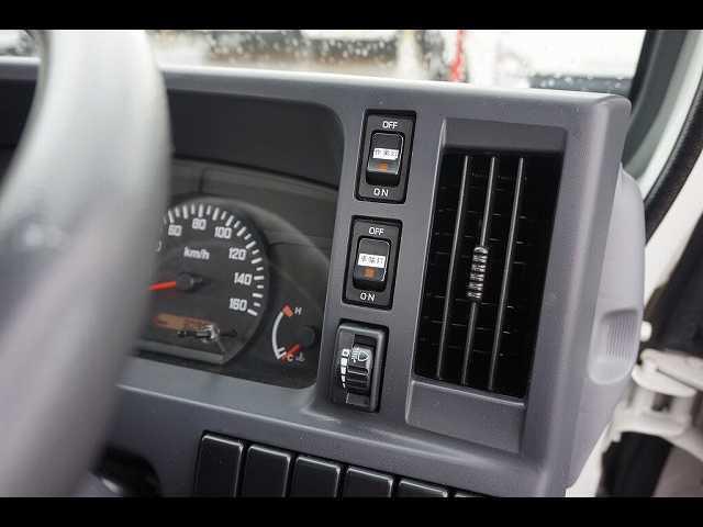 1.5t 4WD FFL Sタイヤ 平ボディ(6枚目)