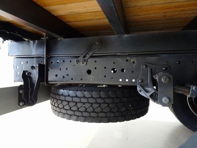 エルフトラック 高床 4t ワイドロング 平ボデー 三方開 床板アピトン張り替え ボデー横ねた鉄製 キーレス(不良) 左電格ミラー ETC アイドリングストップ フォグランプ トラクションコントロール 室内蛍光灯(不灯)(42枚目)