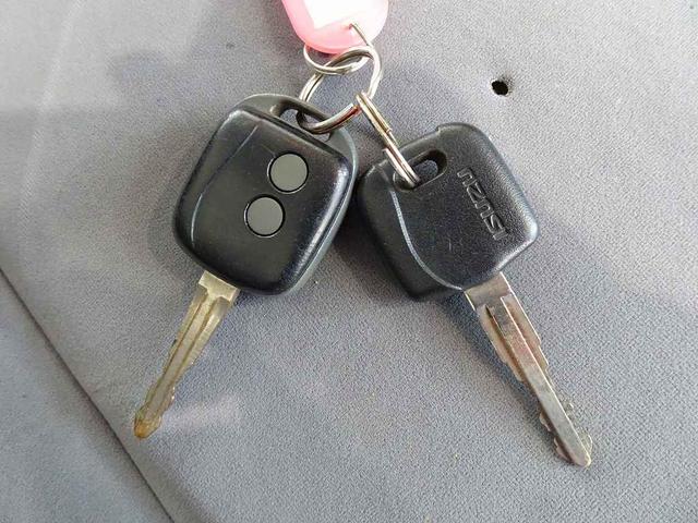 エルフトラック 高床 4t ワイドロング 平ボデー 三方開 床板アピトン張り替え ボデー横ねた鉄製 キーレス(不良) 左電格ミラー ETC アイドリングストップ フォグランプ トラクションコントロール 室内蛍光灯(不灯)(43枚目)