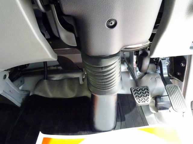 デュトロ 　３ｔ　ＦＪＬ　ワイドロング　平ボデー　三方開　セイコーラック　ロープ穴３対　埋め込みフック３対　リアアオリチェーン２個　荷台床／前立て鳥居鉄板張り／Ｕ型フック１個　床リア入口幌シート立てスタンション（18枚目）