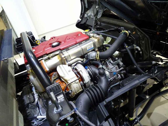 デュトロ 　３ｔ　ＦＪＬ　ワイドロング　平ボデー　三方開　セイコーラック　ロープ穴３対　埋め込みフック３対　リアアオリチェーン２個　荷台床／前立て鳥居鉄板張り／Ｕ型フック１個　床リア入口幌シート立てスタンション（35枚目）