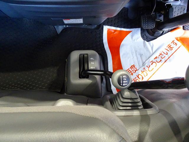 ボンゴトラック ＤＸ　ＤＸ　１ｔ　４ＷＤ（切替式）　ワイドロー　Ｗタイヤ　平ボデー　　三方開　スチールボディ　アオリ三方上部プロテクター付　リアアオリチェーン２個　ＳＲＳ　集中ドアロック　左ミラー電動角度調整（11枚目）