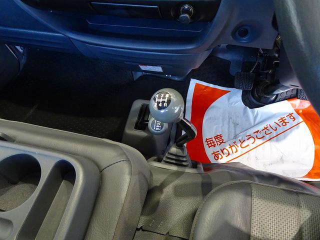 ボンゴトラック ＤＸ　ＤＸ　１ｔ　４ＷＤ（切替式）　ワイドロー　Ｗタイヤ　平ボデー　　三方開　スチールボディ　アオリ三方上部プロテクター付　リアアオリチェーン２個　ＳＲＳ　集中ドアロック　左ミラー電動角度調整（12枚目）