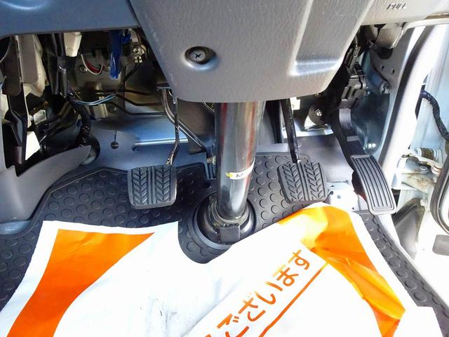 ボンゴトラック ＤＸ　ＤＸ　１ｔ　４ＷＤ（切替式）　ワイドロー　Ｗタイヤ　平ボデー　　三方開　スチールボディ　アオリ三方上部プロテクター付　リアアオリチェーン２個　ＳＲＳ　集中ドアロック　左ミラー電動角度調整（13枚目）