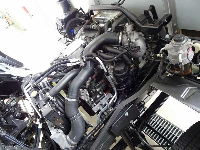 フォワード 　３．８５ｔ　ワイドべッドレス　平ボデー　三方開　アルミアオリ　左右セイコーラック　リア支柱脱着可　前立て鳥居アルミ縞鋼板張り　横ねた２２本（34枚目）