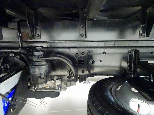 トヨエース フルジャストロー　２ｔ　標準セミロング　アルミバン　総重量５ｔ未満　リア３枚観音扉／９０度ストッパー　左サイドスライドドア（１６８ｃｍ／８４ｃｍ）　ラッシングレール２段（６０ｃｍ／１２０ｃｍ）　荷室ＬＥＤ灯２個（33枚目）