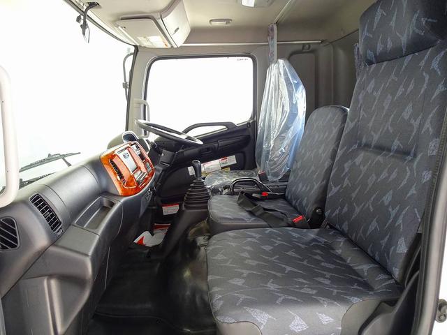 ヒノレンジャー 　３．６ｔ　標準ベッド付　アームロール　キャブバックステップ付　作業灯１個　集中ドアロック　左電格ミラー　ＥＴＣ２．０　坂道発進補助装置　フォグランプ　室内蛍光灯／カーテン（8枚目）