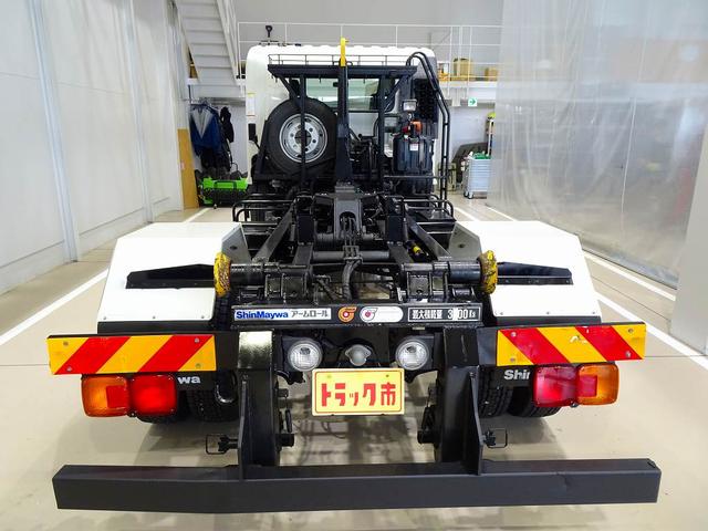 ヒノレンジャー 　３．６ｔ　標準ベッド付　アームロール　キャブバックステップ付　作業灯１個　集中ドアロック　左電格ミラー　ＥＴＣ２．０　坂道発進補助装置　フォグランプ　室内蛍光灯／カーテン（24枚目）