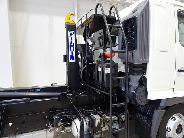 ヒノレンジャー 　３．６ｔ　標準ベッド付　アームロール　キャブバックステップ付　作業灯１個　集中ドアロック　左電格ミラー　ＥＴＣ２．０　坂道発進補助装置　フォグランプ　室内蛍光灯／カーテン（25枚目）