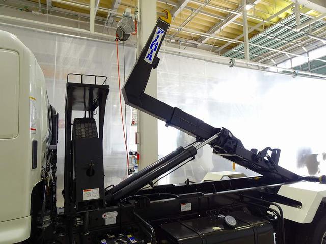 ヒノレンジャー 　３．６ｔ　標準ベッド付　アームロール　キャブバックステップ付　作業灯１個　集中ドアロック　左電格ミラー　ＥＴＣ２．０　坂道発進補助装置　フォグランプ　室内蛍光灯／カーテン（29枚目）