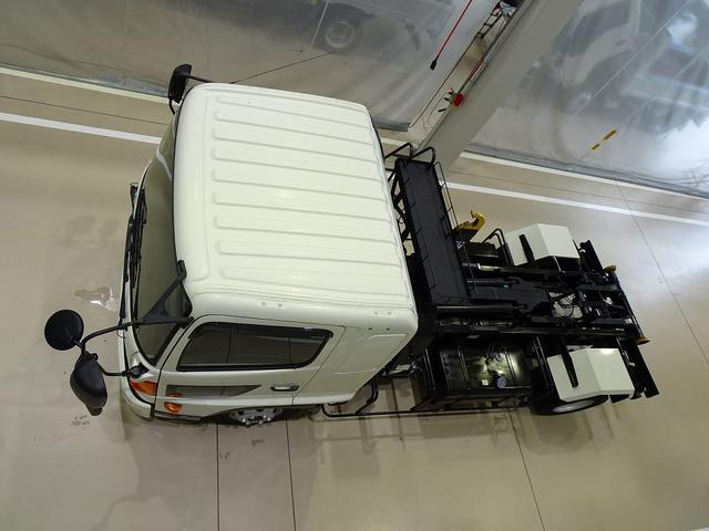 ヒノレンジャー 　３．６ｔ　標準ベッド付　アームロール　キャブバックステップ付　作業灯１個　集中ドアロック　左電格ミラー　ＥＴＣ２．０　坂道発進補助装置　フォグランプ　室内蛍光灯／カーテン（34枚目）