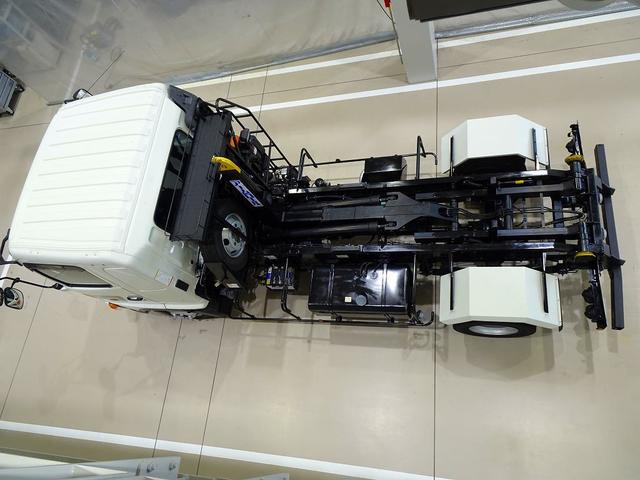 ヒノレンジャー 　３．６ｔ　標準ベッド付　アームロール　キャブバックステップ付　作業灯１個　集中ドアロック　左電格ミラー　ＥＴＣ２．０　坂道発進補助装置　フォグランプ　室内蛍光灯／カーテン（35枚目）