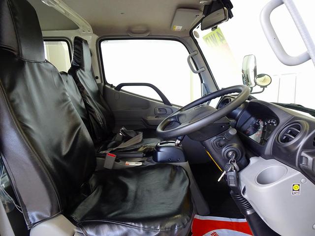 ダイナトラック Ｗキャブフルジャストロー　１．２５ｔ　４ＷＤ　Ｗタイヤ　三方開　前立て鳥居ステンレス張り／鳥居作業灯２個　リアアオリチェーン２個　車線逸脱警報装置　トラクションコントロール　リアヒーター（6枚目）