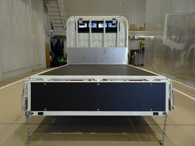 ダイナトラック Ｗキャブフルジャストロー　１．２５ｔ　４ＷＤ　Ｗタイヤ　三方開　前立て鳥居ステンレス張り／鳥居作業灯２個　リアアオリチェーン２個　車線逸脱警報装置　トラクションコントロール　リアヒーター（37枚目）