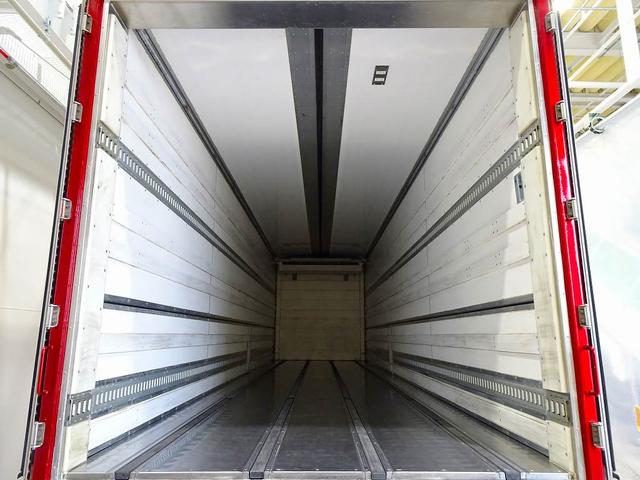 プロフィア 　１２ｔ　３軸　６×２　リアエアサス　低温冷凍ウイング　－３５度設定　－０度確認　右シャシ中央サブエンジン／スタンバイ付　五方開　セイコーラック　床ステンレス　ジョロダーレール　ラッシング２段　水抜き穴（25枚目）