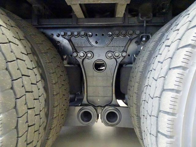 プロフィア 　１２ｔ　３軸　６×２　リアエアサス　低温冷凍ウイング　－３５度設定　－０度確認　右シャシ中央サブエンジン／スタンバイ付　五方開　セイコーラック　床ステンレス　ジョロダーレール　ラッシング２段　水抜き穴（49枚目）