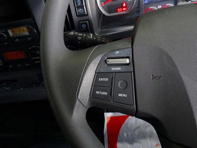 フォワード 　２．５５ｔ　ワイドベッド付　アルミウイング　リア上部跳ね上げ式／下部フルゲート１０００ｋｇ付　長：１５９ｃｍ　有効幅：２１９ｃｍ　リモコン付　床フック８対　ラッシング２段　エアサスシート（19枚目）
