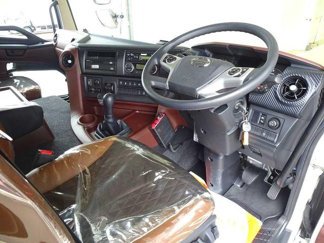 プロフィア 　９ｔ　３軸　２デフ　ダンプ　自動シート付　前立てプロテクターはしご／作業灯　左電格ミラー／ヒーター／左右電動角度調整　エアサスシート／肘掛け　Ｔ／Ｍリターダ　デフロック（5枚目）