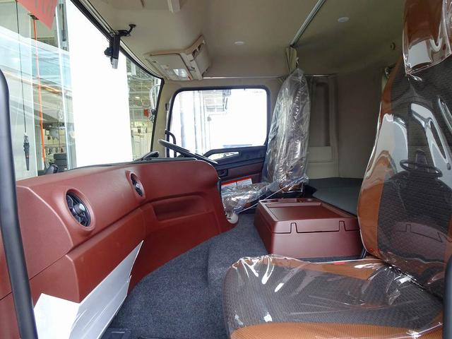 プロフィア 　９ｔ　３軸　２デフ　ダンプ　自動シート付　前立てプロテクターはしご／作業灯　左電格ミラー／ヒーター／左右電動角度調整　エアサスシート／肘掛け　Ｔ／Ｍリターダ　デフロック（8枚目）
