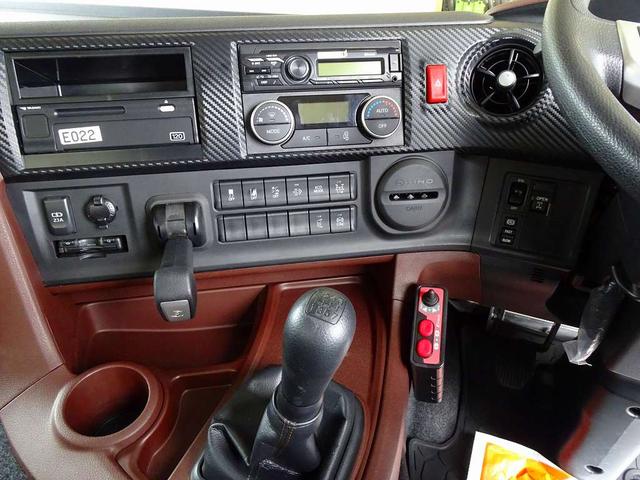 プロフィア 　９ｔ　３軸　２デフ　ダンプ　自動シート付　前立てプロテクターはしご／作業灯　左電格ミラー／ヒーター／左右電動角度調整　エアサスシート／肘掛け　Ｔ／Ｍリターダ　デフロック（11枚目）