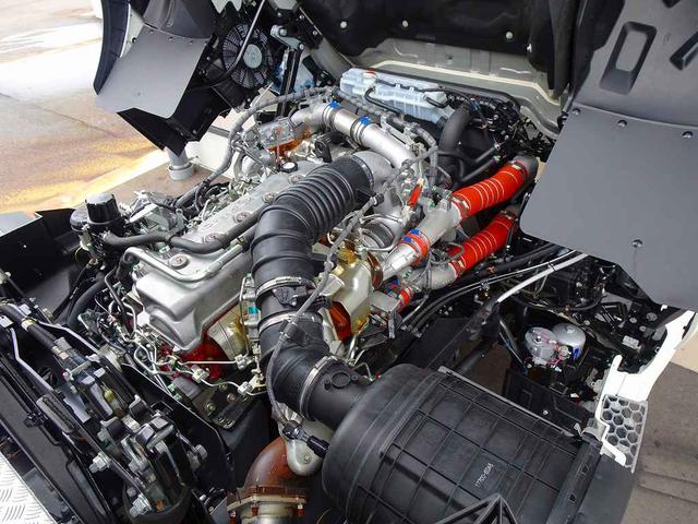 プロフィア 　９ｔ　３軸　２デフ　ダンプ　自動シート付　前立てプロテクターはしご／作業灯　左電格ミラー／ヒーター／左右電動角度調整　エアサスシート／肘掛け　Ｔ／Ｍリターダ　デフロック（38枚目）