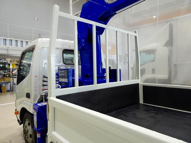 デュトロ セミロング全低床ターボ　２ｔ　４ＷＤ　ＦＪＬ　標準セミロング　タダノ４段クレーン付（21枚目）