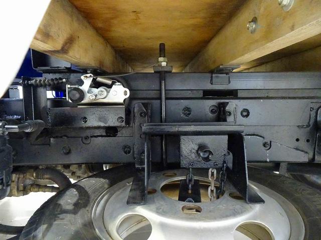 デュトロ セミロング全低床ターボ　２ｔ　４ＷＤ　ＦＪＬ　標準セミロング　タダノ４段クレーン付（36枚目）