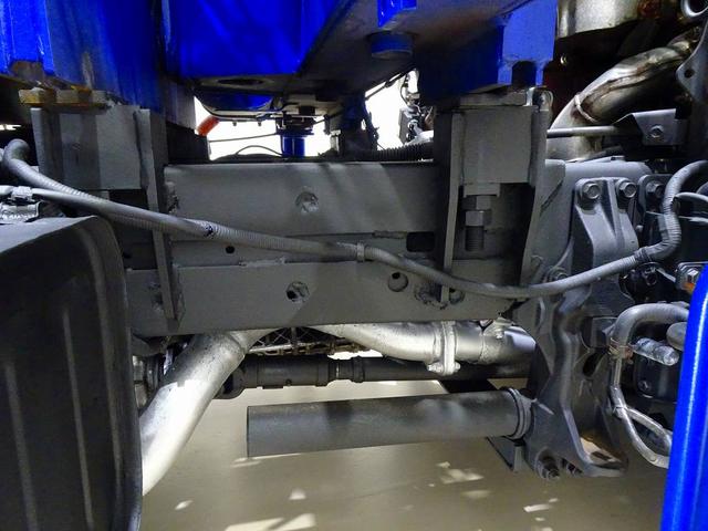 デュトロ 全低床 2t 4WD(切替式) 標準セミロング タダノ4段 2.6t吊りクレーン付 H19年製 ラジコン/フックイン付 三方開 社外ナビ/フルセグ/DVD フォグランプ 室内LED灯(43枚目)