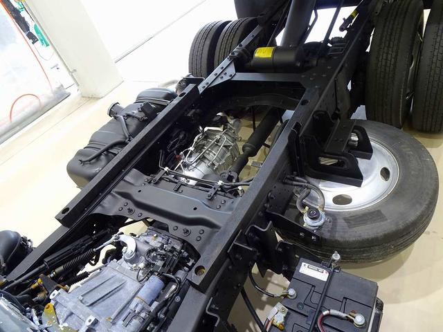 エルフトラック 　３ｔ　４Ｎｏ．　ＦＦＬ　強化ダンプ　三方開　前立てプロテクターアングル補強加工　集中ドアロック　坂道発進補助装置　トラクションコントロール（28枚目）