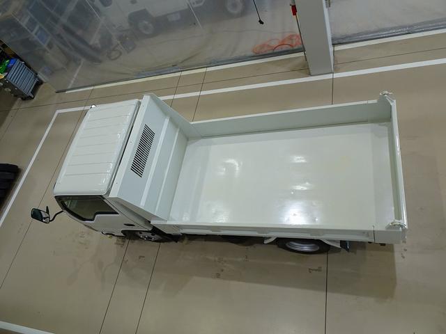 エルフトラック 　３ｔ　４Ｎｏ．　ＦＦＬ　強化ダンプ　三方開　前立てプロテクターアングル補強加工　集中ドアロック　坂道発進補助装置　トラクションコントロール（30枚目）