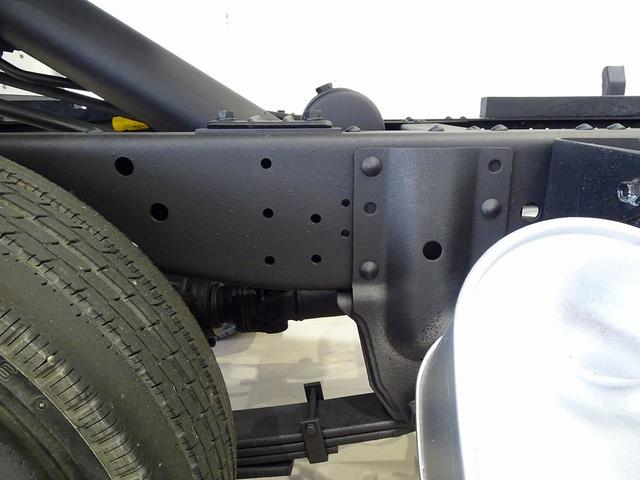 エルフトラック 　３ｔ　４Ｎｏ．　ＦＦＬ　強化ダンプ　三方開　前立てプロテクターアングル補強加工　集中ドアロック　坂道発進補助装置　トラクションコントロール（39枚目）