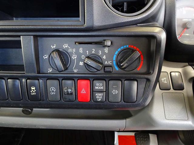 デュトロ 　３ｔ　４ナンバー　ＦＪＬ　強化ダンプ　三方開　集中ドアロック　フォグランプ　トラクションコントロール　電動パーキングブレーキ　室内ＬＥＤ灯（11枚目）