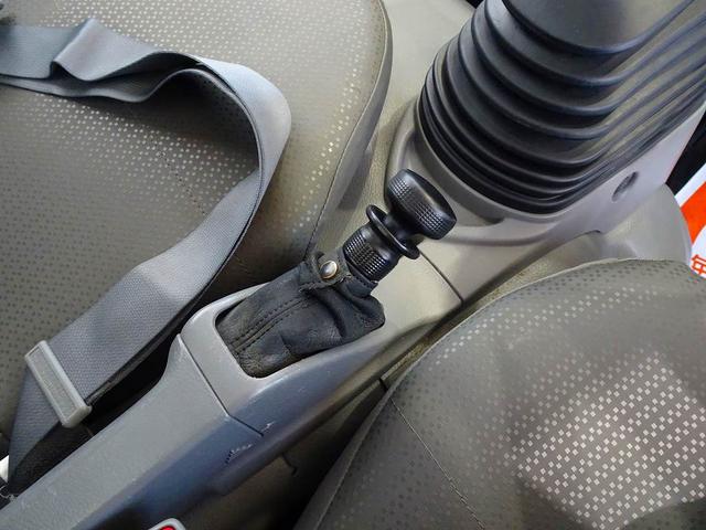 デュトロ 　３ｔ　４ナンバー　ＦＪＬ　強化ダンプ　三方開　集中ドアロック　フォグランプ　トラクションコントロール　電動パーキングブレーキ　室内ＬＥＤ灯（12枚目）