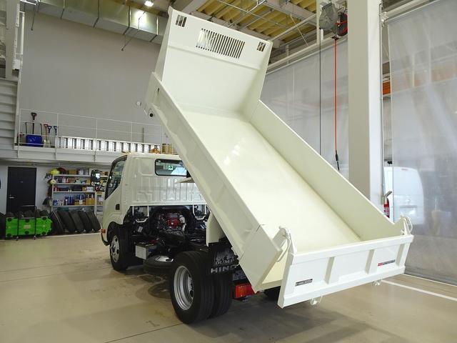 デュトロ 　３ｔ　４ナンバー　ＦＪＬ　強化ダンプ　三方開　集中ドアロック　フォグランプ　トラクションコントロール　電動パーキングブレーキ　室内ＬＥＤ灯（24枚目）