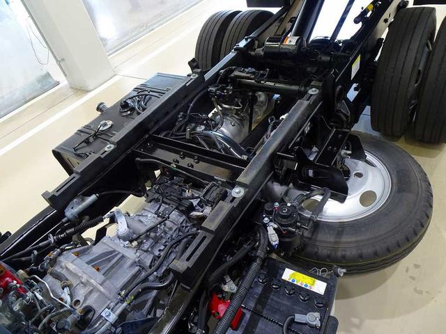 デュトロ 　３ｔ　４ナンバー　ＦＪＬ　強化ダンプ　三方開　集中ドアロック　フォグランプ　トラクションコントロール　電動パーキングブレーキ　室内ＬＥＤ灯（29枚目）