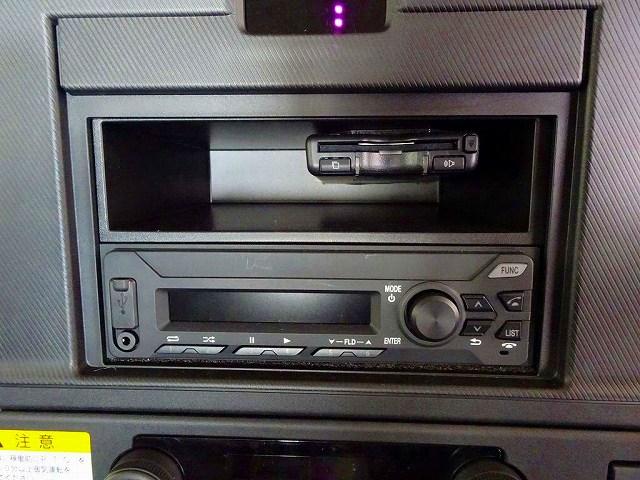 フォワード 　３．７ｔ　標準ベッドレス　アームロール　作業灯２個　キャブバックステップ付　左電格ミラー　ＥＴＣ２．０　ルームミラー式バックモニター　アドブルー　車線逸脱警報装置　トラクションコントロール（11枚目）