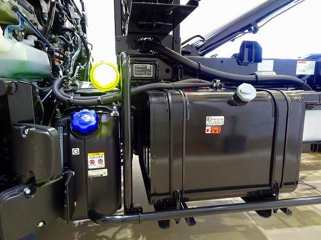 フォワード 　３．７ｔ　標準ベッドレス　アームロール　作業灯２個　キャブバックステップ付　左電格ミラー　ＥＴＣ２．０　ルームミラー式バックモニター　アドブルー　車線逸脱警報装置　トラクションコントロール（37枚目）